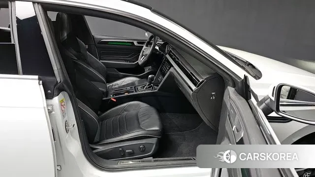 Volkswagen Arteon 2023 Белый из Кореи, фото 2