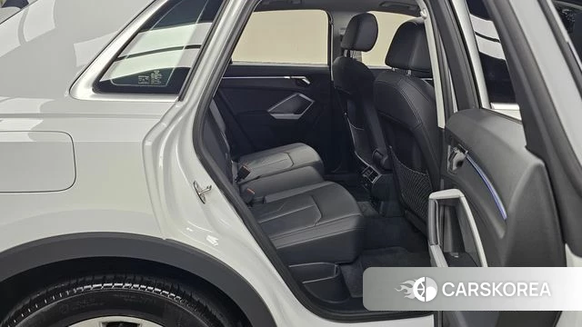 Audi Q3 (F3) 2025 Белый из Кореи, фото 2