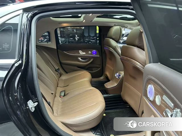 Mercedes-Benz E-class 2023 Черный из Китая, фото 2