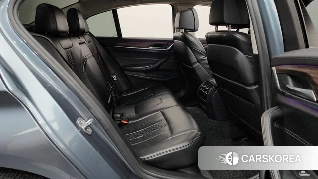 BMW 5 Series (G30) 2018 Серый из Кореи, фото 2