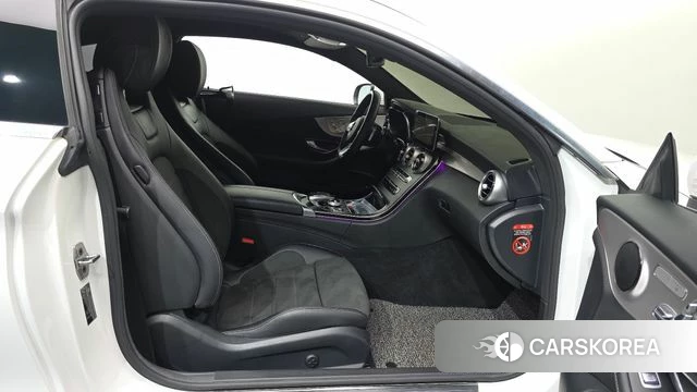 Mercedes-Benz C-Class W205 2021 Белый из Кореи, фото 2