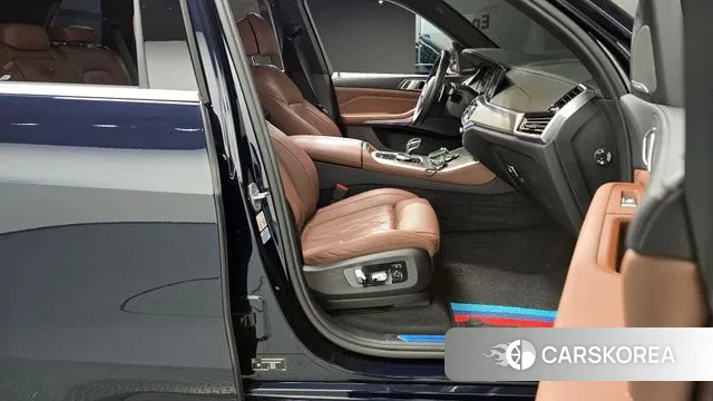 BMW X5 (G05) 2023 Черный из Кореи, фото 2