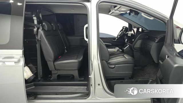 Hyundai Staria 2022 Серебристо-серый из Кореи, фото 2