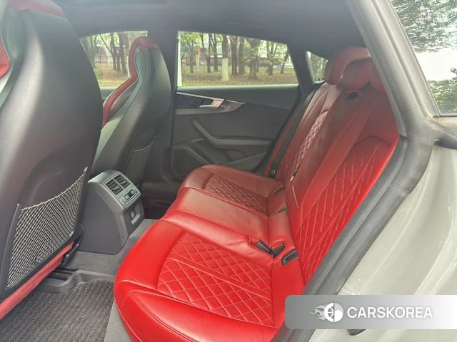 Audi S5 2023 Темно-серый из Китая, фото 2