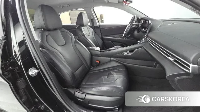 Hyundai Avante (CN7) 2022 Черный из Кореи, фото 2