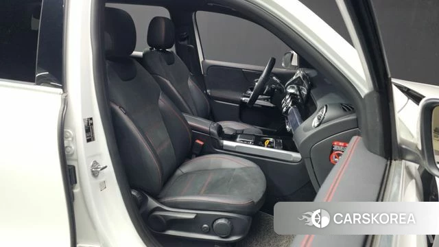Mercedes-Benz GLB-Class X247 2022 Белый из Кореи, фото 2