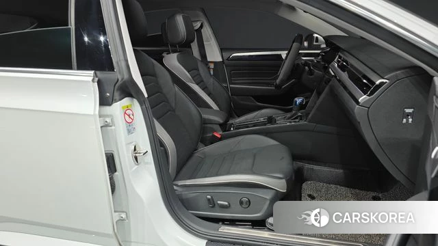 Volkswagen Arteon 2022 Белый из Кореи, фото 2