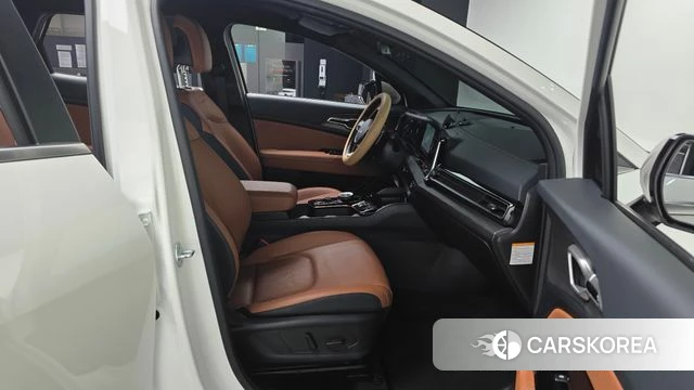 Kia Sportage 5th Generation Hybrid 2024 Белый из Кореи, фото 2