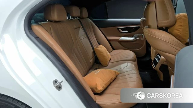 Mercedes-Benz E-Class W214 2025 Белый из Кореи, фото 2