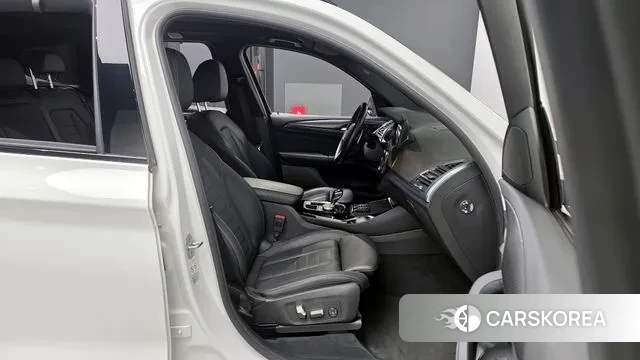 BMW X3 (G01) 2022 Белый из Кореи, фото 2