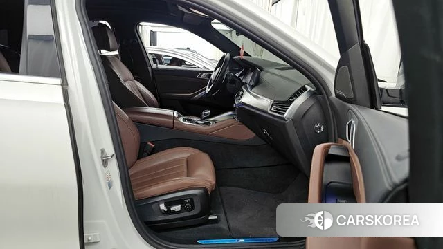 BMW X6 (G06) 2021 Белый из Кореи, фото 2