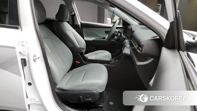 Hyundai Kona (SX2) 2023 Белый из Кореи, фото 2