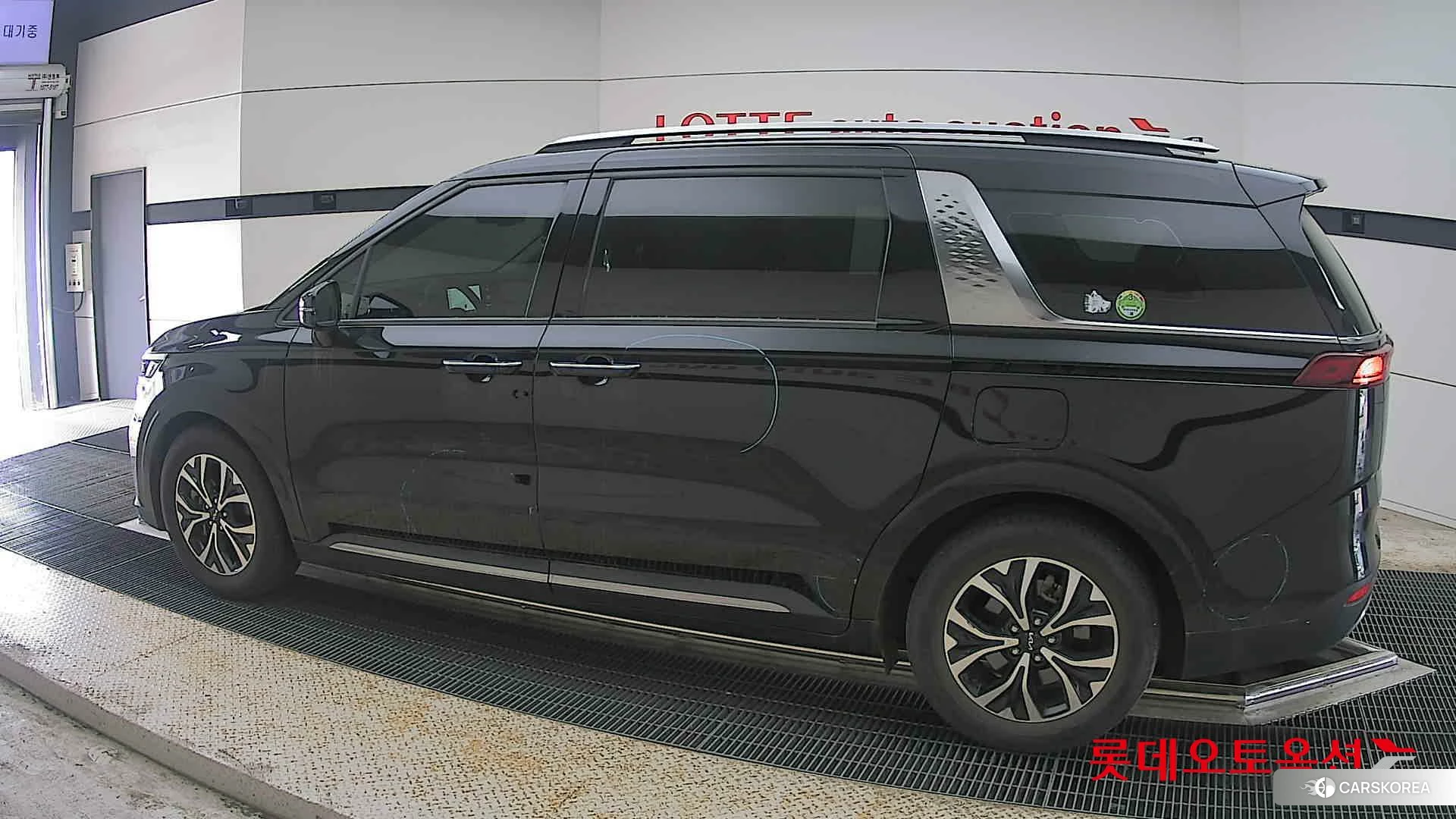 Kia Carnival 2023 Aurora Black Pearl из Кореи, фото 2