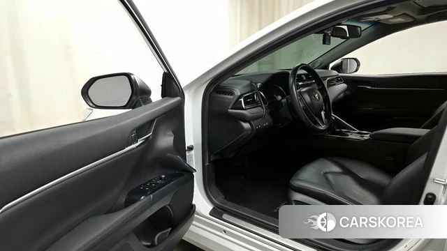 Toyota Camry (XV70) 2019 Белый из Кореи, фото 2