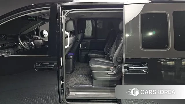 Hyundai Staria 2024 Черный из Кореи, фото 2