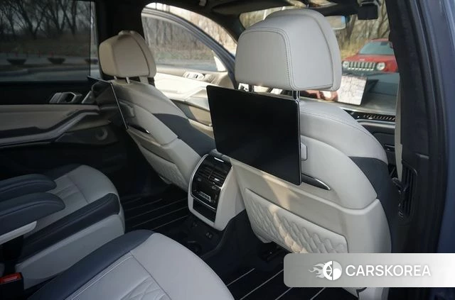 BMW X7 (G07) 2023 Серый из Кореи, фото 2