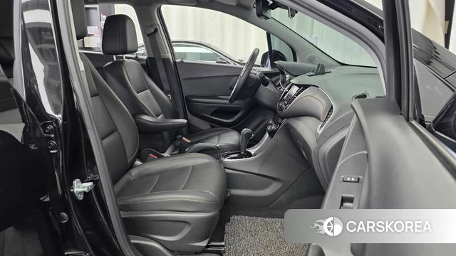 Chevrolet (GM Daewoo) The New Trax 2022 Черный из Кореи, фото 2