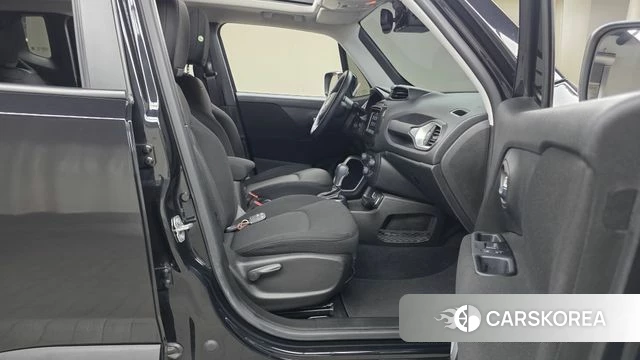 Jeep Renegade 2021 Черный из Кореи, фото 2