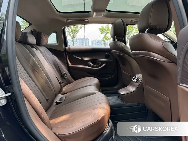 Mercedes-Benz E-class 2021 Черный из Китая, фото 2