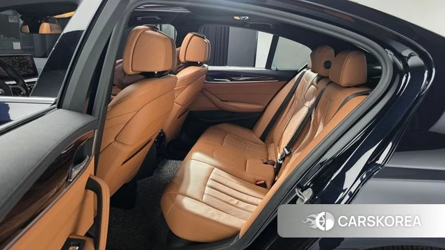 BMW 5 Series (G30) 2021 Черный из Кореи, фото 2