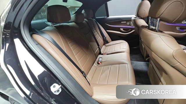 Mercedes-Benz E-Class W213 2021 Черный из Кореи, фото 2