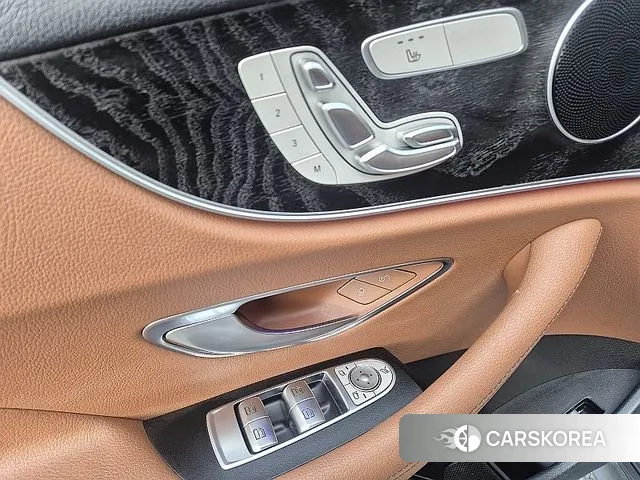 Mercedes-Benz E-Class W213 2018 Серый из Кореи, фото 2