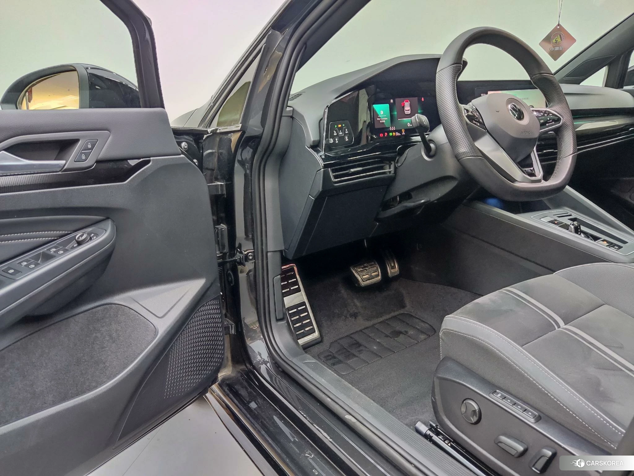 Volkswagen Golf 2022 Черный из Китая, фото 2