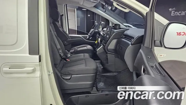 Hyundai Staria 2022 Белый из Кореи, фото 2