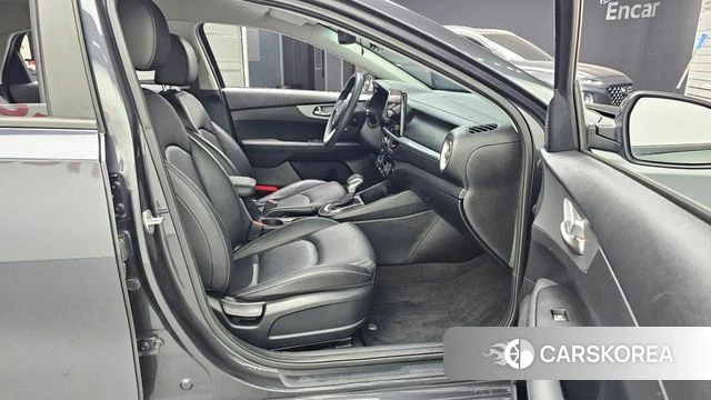 Kia The New K3 2nd generation 2021 Серый из Кореи, фото 2