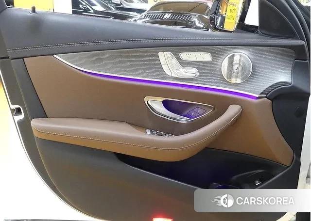 Mercedes-Benz E-Class W213 2023 Белый из Кореи, фото 2