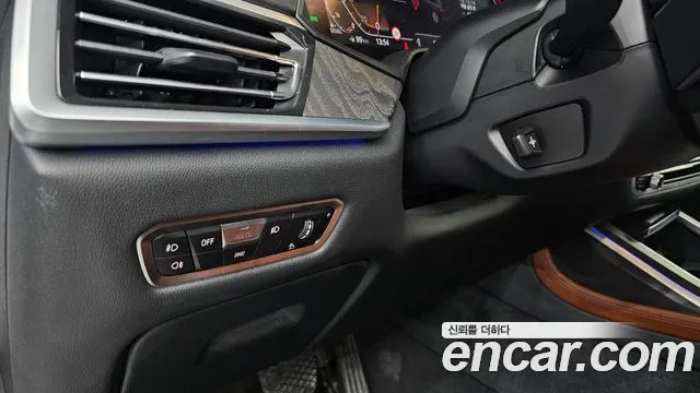 BMW X7 (G07) 2022 Белый из Кореи, фото 2