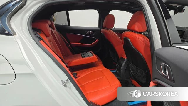 BMW 1 Series (F40) 2021 Белый из Кореи, фото 2