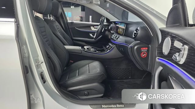 Mercedes-Benz E-Class W213 2018 Серебряный из Кореи, фото 2