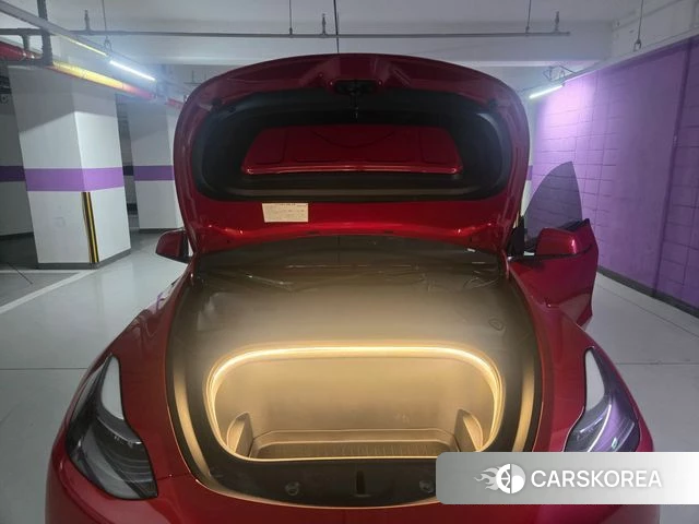 Tesla Model Y 2023 Красный из Кореи, фото 2