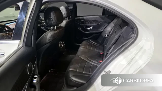 Mercedes-Benz C-Class W205 2019 Белый из Кореи, фото 2