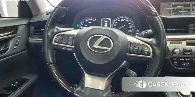 Lexus New ES300h 2018 Серебряный из Кореи, фото 2