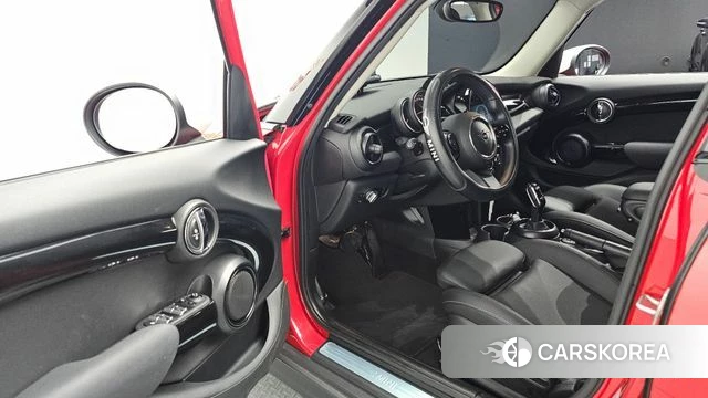 Mini Cooper 2021 Красный из Кореи, фото 2