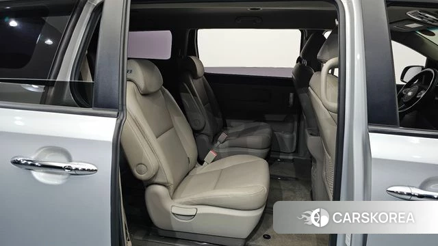 Kia The New Carnival 2019 Серебристо-серый из Кореи, фото 2