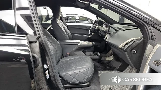 BMW iX 2023 Черный из Кореи, фото 2