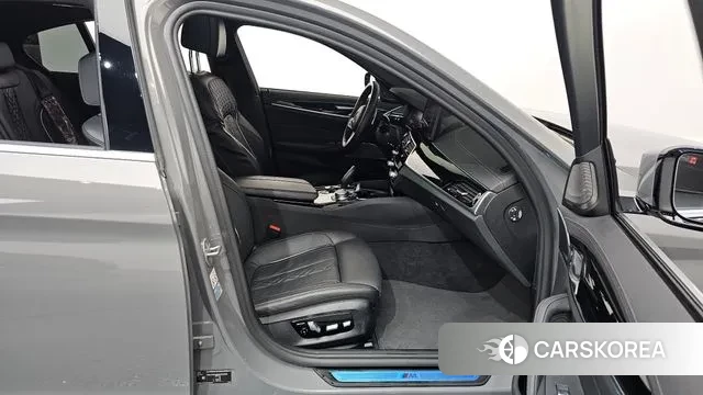 BMW 5 Series (G30) 2021 Серый из Кореи, фото 2