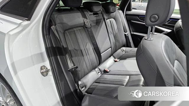 Audi A6 (C8) 2021 Черный из Кореи, фото 2