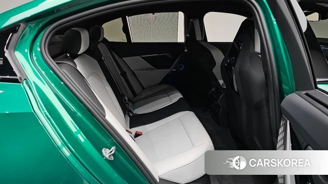 BMW M5 (G90) 2026 Зеленый из Кореи, фото 2