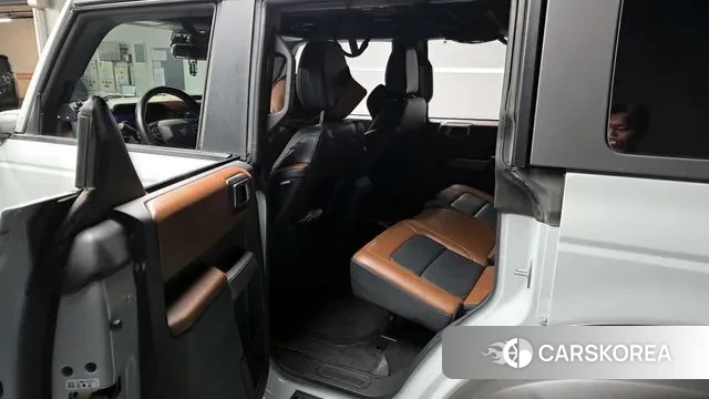 Ford Bronco 6th Generation 2023 Серый из Кореи, фото 2