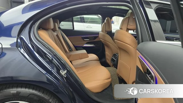 Mercedes-Benz E-Class W214 2024 Синий из Кореи, фото 2