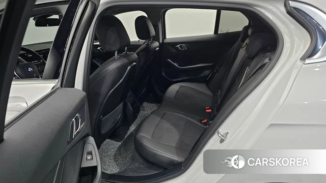 BMW 1 Series (F40) 2021 Белый из Кореи, фото 2