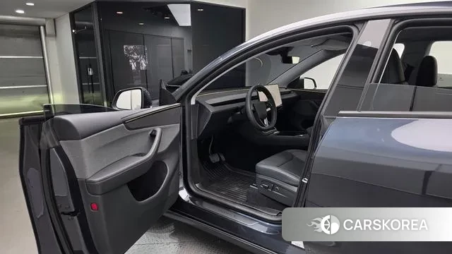Tesla Model Y 2025 Серый из Кореи, фото 2