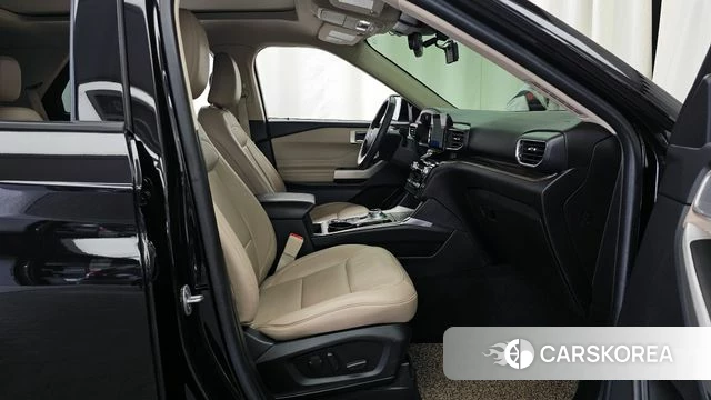 Ford Explorer 6th Generation 2022 Черный из Кореи, фото 2