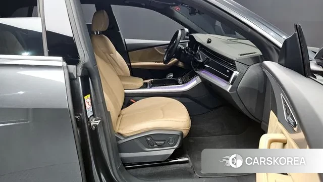 Audi Q8 (4M) 2021 Серый из Кореи, фото 2