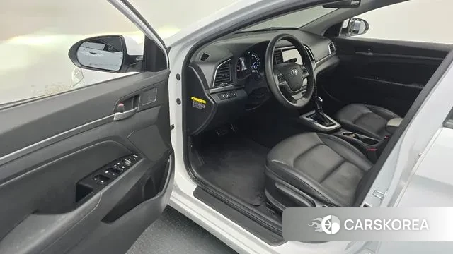 Hyundai Avante AD 2018 Белый из Кореи, фото 2