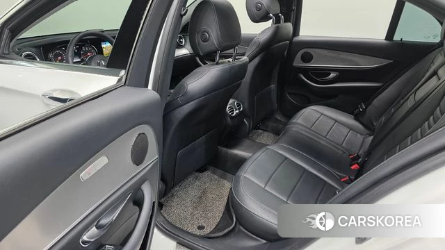 Mercedes-Benz E-Class W213 2019 Белый из Кореи, фото 2
